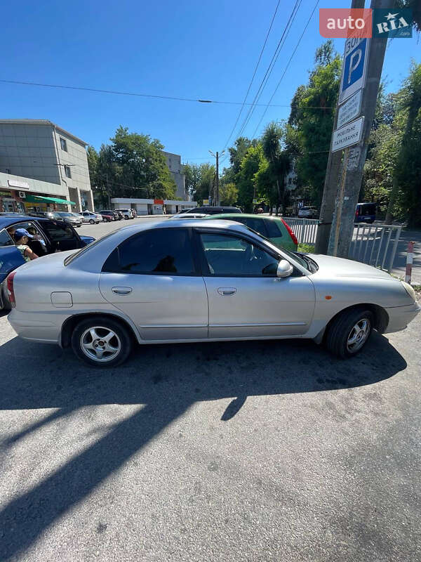 Седан Daewoo Nubira 2003 в Днепре