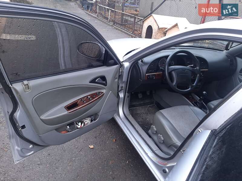 Седан Daewoo Nubira 2003 в Запорожье