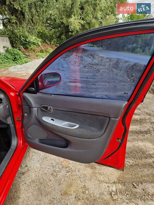 Седан Daewoo Nubira 1998 в Хмельницькому