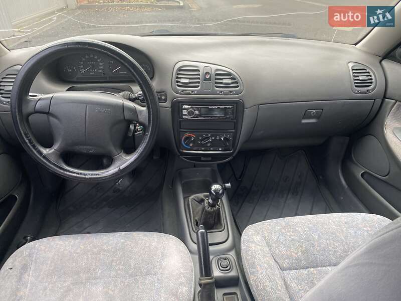 Хэтчбек Daewoo Nubira 1998 в Днепре