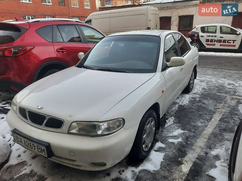 Седан Daewoo Nubira 1998 в Хмельницком