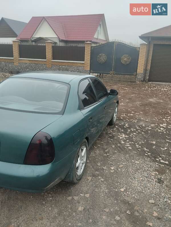 Седан Daewoo Nubira 1998 в Гребенках