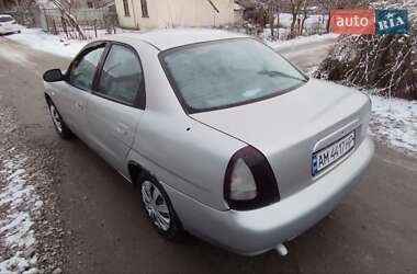 Седан Daewoo Nubira 1998 в Бердичеві