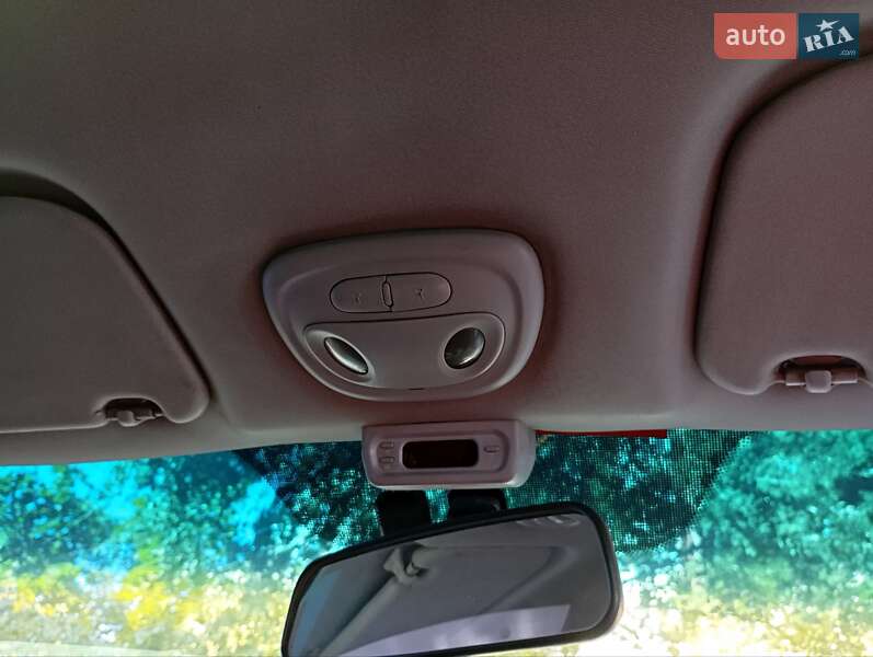 Седан Daewoo Nubira 1998 в Львове