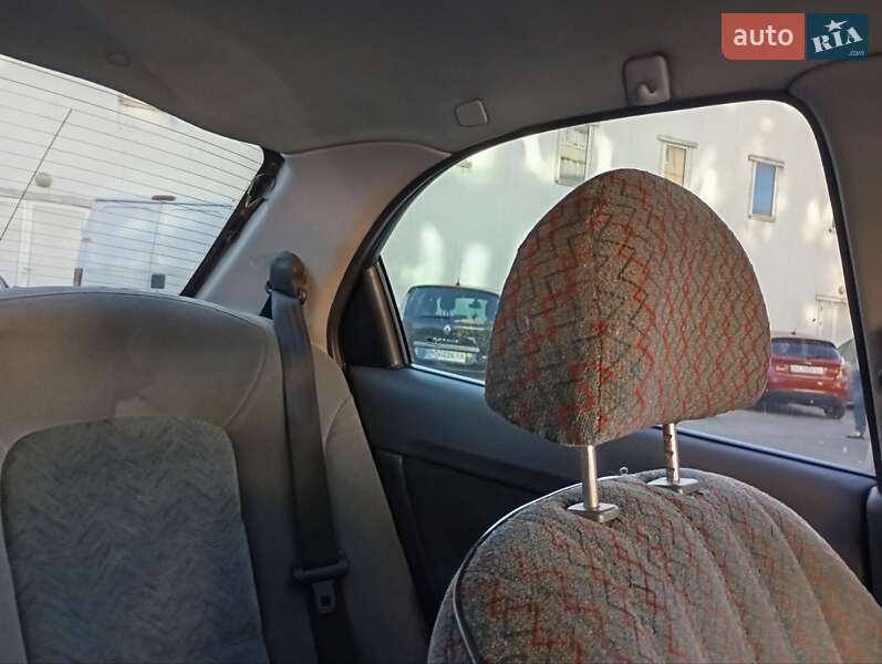 Седан Daewoo Nubira 1998 в Львове