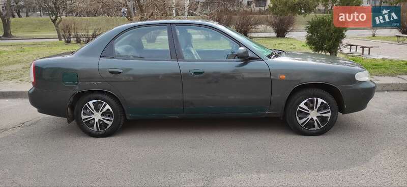 Седан Daewoo Nubira 1998 в Черкассах
