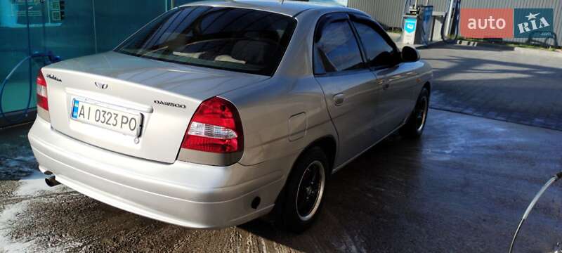 Седан Daewoo Nubira 2003 в Буче