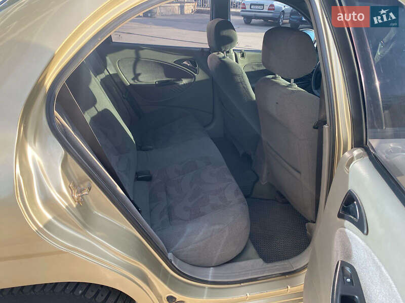 Седан Daewoo Nubira 2001 в Харькове