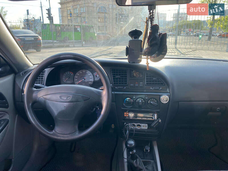 Седан Daewoo Nubira 2001 в Харькове