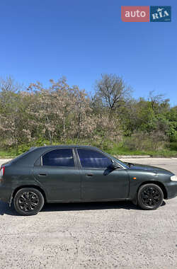 Хэтчбек Daewoo Nubira 1998 в 