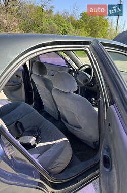 Хэтчбек Daewoo Nubira 1998 в 