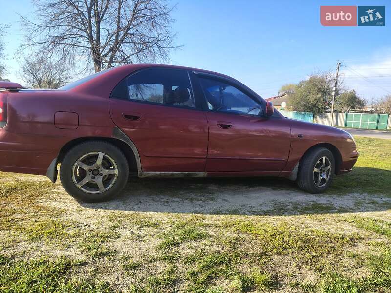 Седан Daewoo Nubira 2001 в Краснограде