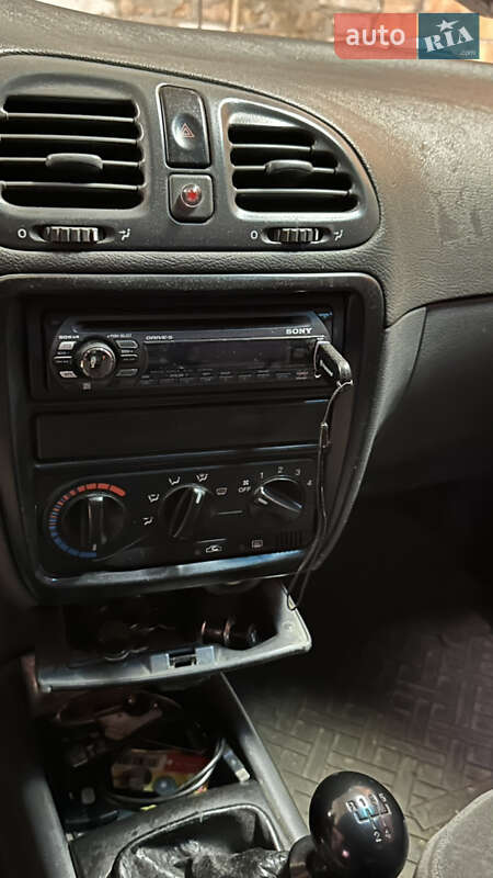 Седан Daewoo Nubira 1998 в Черкассах