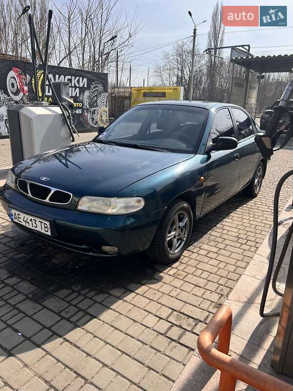 Седан Daewoo Nubira 1998 в Никополе
