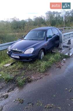 Седан Daewoo Nubira 2002 в Рогатині