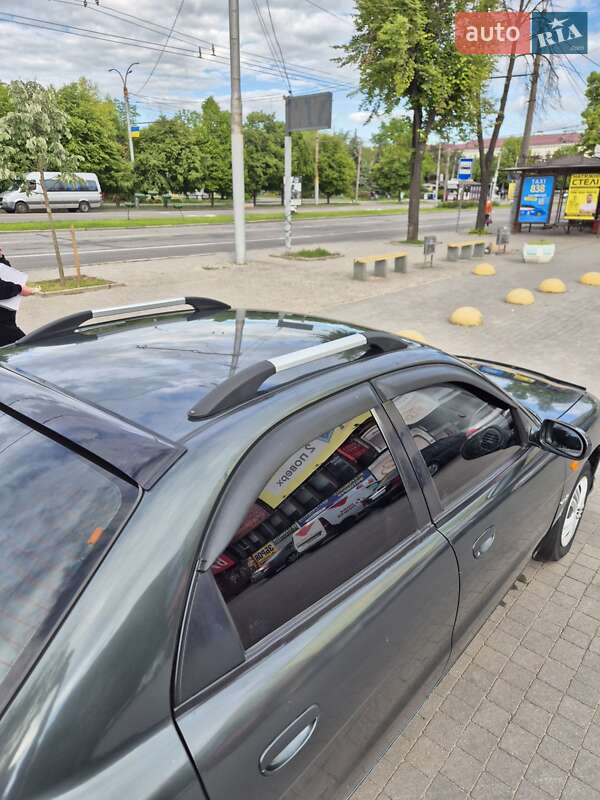 Седан Daewoo Nubira 1997 в Запорожье