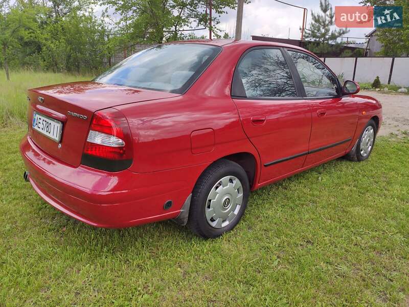 Седан Daewoo Nubira 2003 в Дніпрі