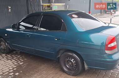 Седан Daewoo Nubira 2001 в Жовкве