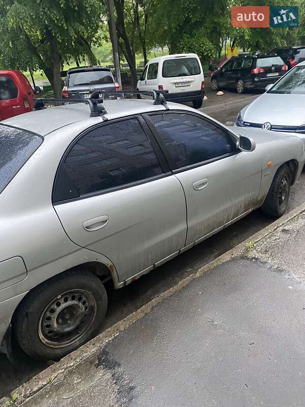 Седан Daewoo Nubira 1998 в Львове