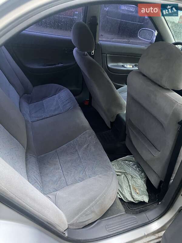 Седан Daewoo Nubira 1998 в Львове