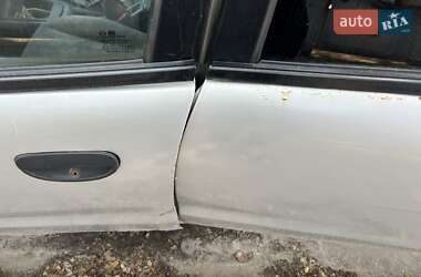 Хетчбек Daewoo Nubira 1998 в 
