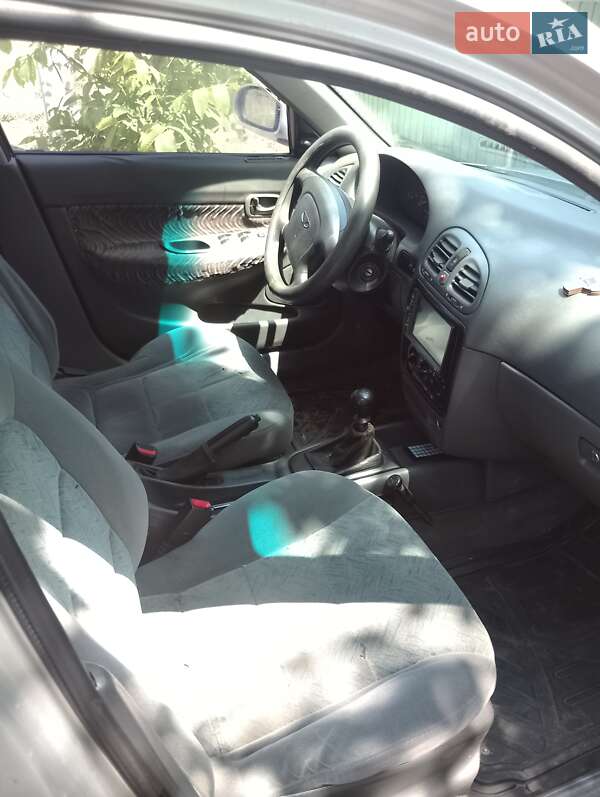 Седан Daewoo Nubira 1999 в Ананьеве