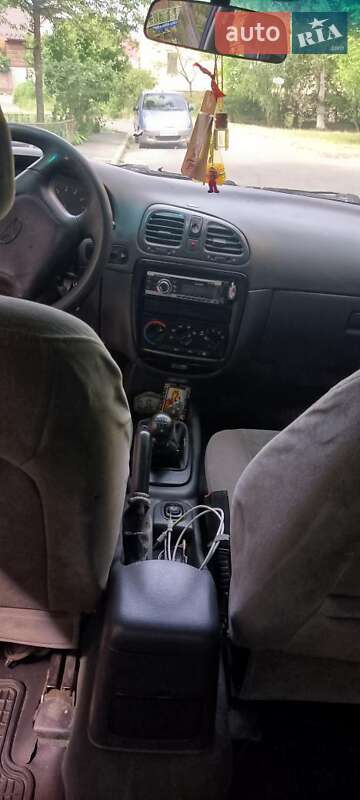 Седан Daewoo Nubira 1998 в Чернівцях