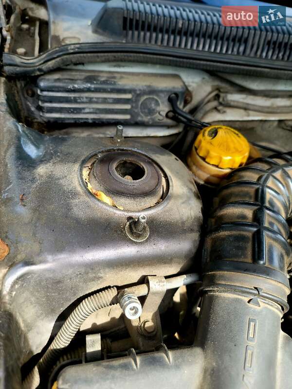 Седан Daewoo Nubira 1998 в Днепре