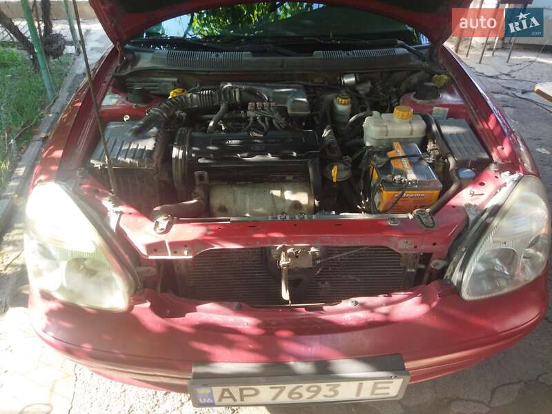 Седан Daewoo Nubira 2002 в Запорожье