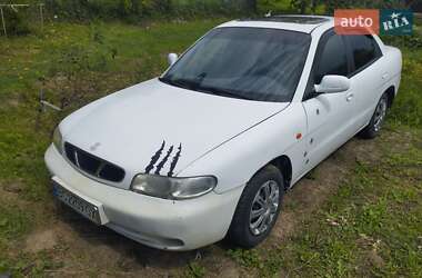 Седан Daewoo Nubira 1998 в Старом Самборе