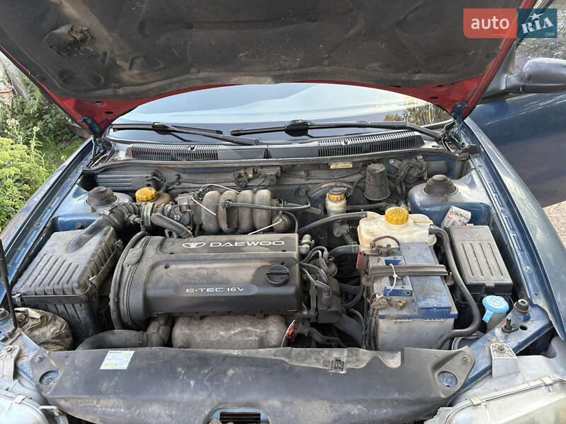 Седан Daewoo Nubira 1998 в Коростене