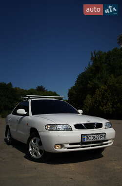 Седан Daewoo Nubira 1998 в 
