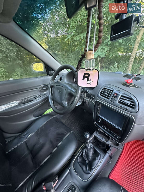 Седан Daewoo Nubira 1998 в Житомире