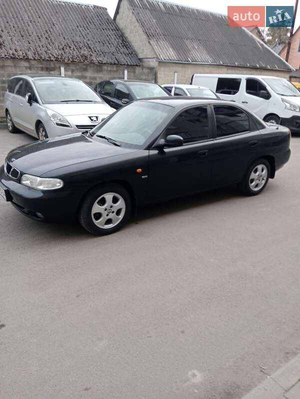 Седан Daewoo Nubira 1998 в Луцке