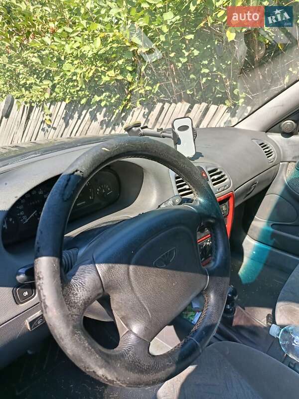 Седан Daewoo Nubira 1998 в Луцке
