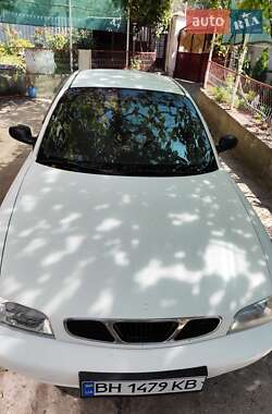Седан Daewoo Nubira 1998 в Овідіополі
