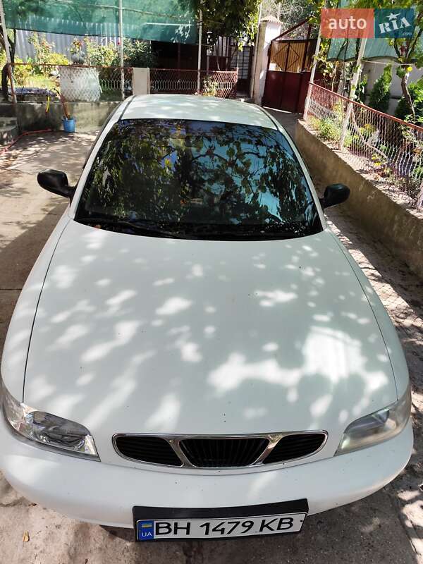 Седан Daewoo Nubira 1998 в Овидиополе