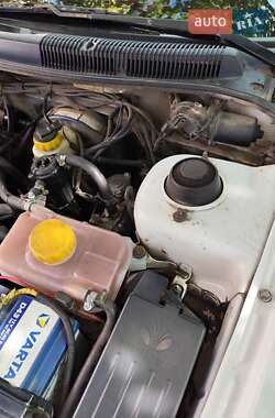 Седан Daewoo Nubira 1998 в Овідіополі