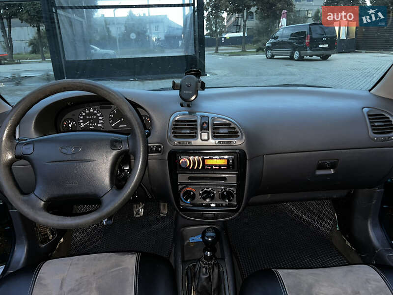 Седан Daewoo Nubira 1997 в Ивано-Франковске