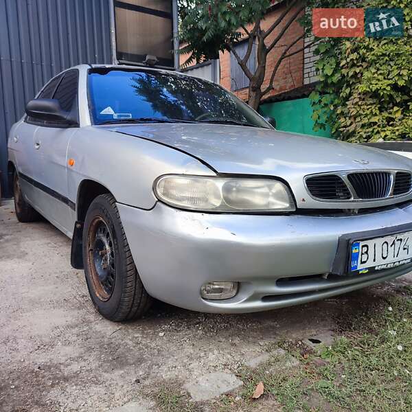 Хэтчбек Daewoo Nubira 1998 в Карловке