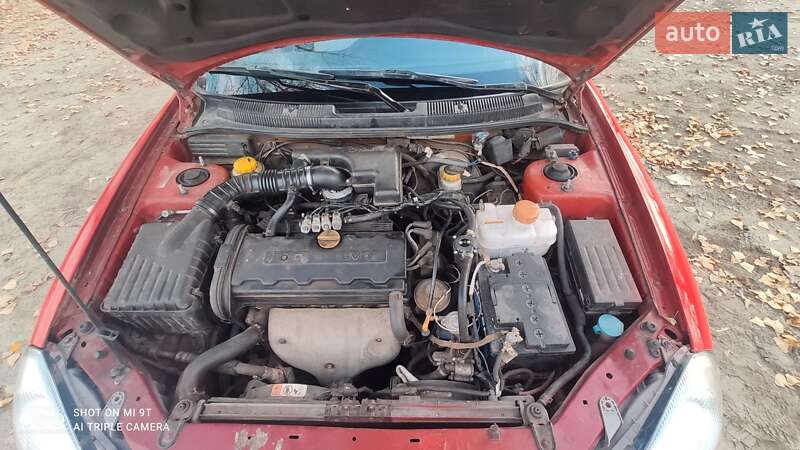 Седан Daewoo Nubira 2003 в Днепре