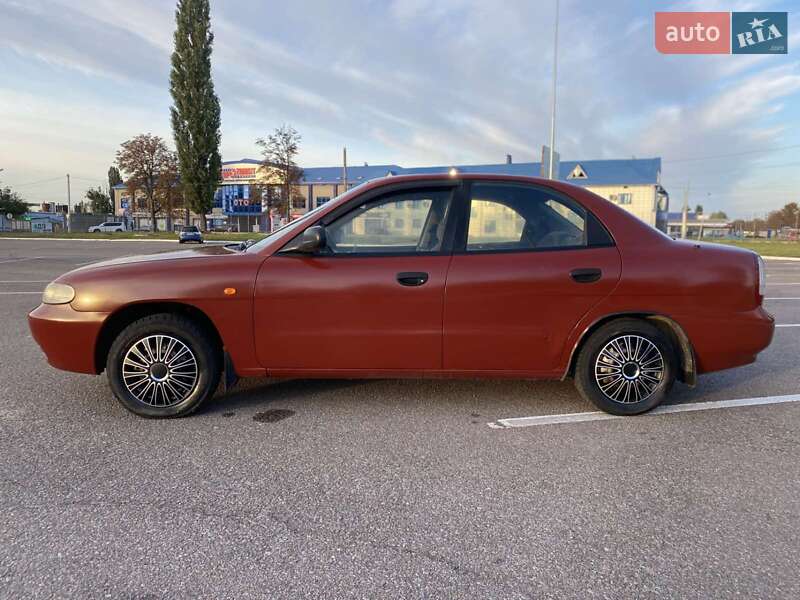 Седан Daewoo Nubira 1998 в Бердичеве