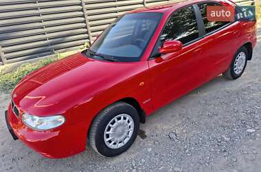 Хетчбек Daewoo Nubira 1998 в 
