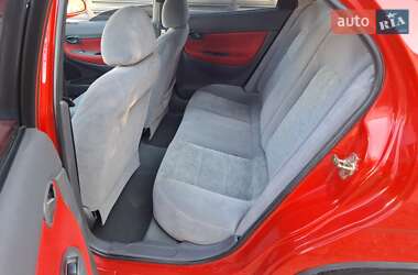 Хетчбек Daewoo Nubira 1998 в 