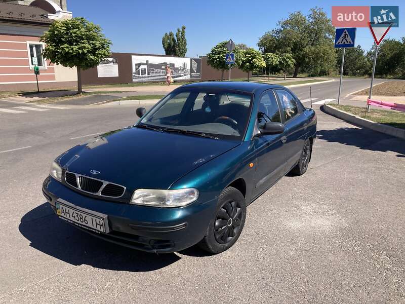 Седан Daewoo Nubira 1998 в Краматорске