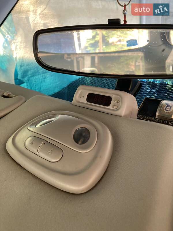 Седан Daewoo Nubira 1998 в Краматорске