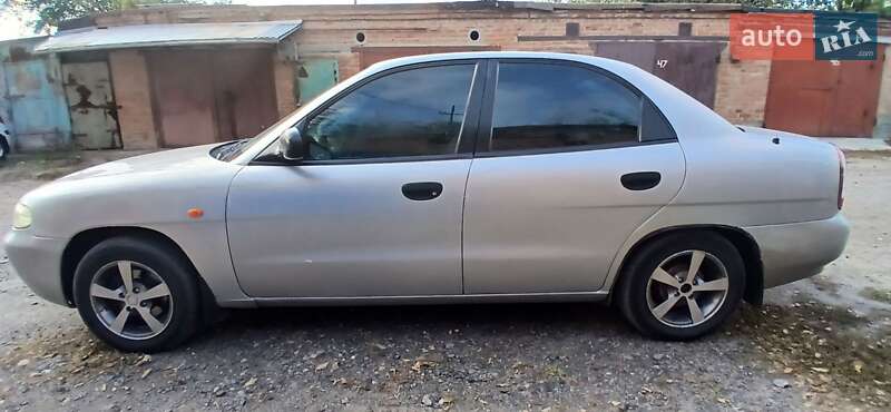 Седан Daewoo Nubira 1998 в Полтаве