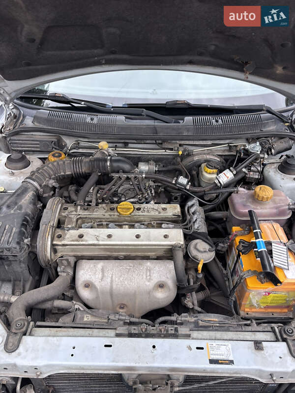 Седан Daewoo Nubira 2001 в Одесі