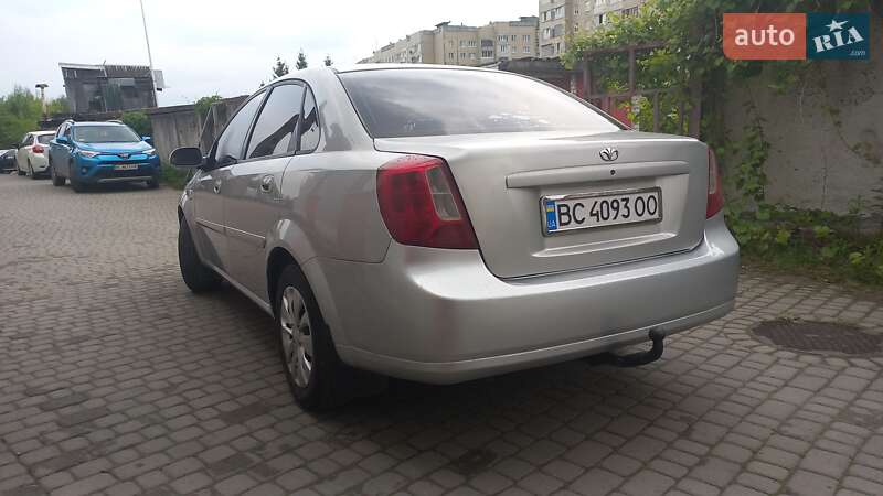 Седан Daewoo Nubira 2003 в Львове