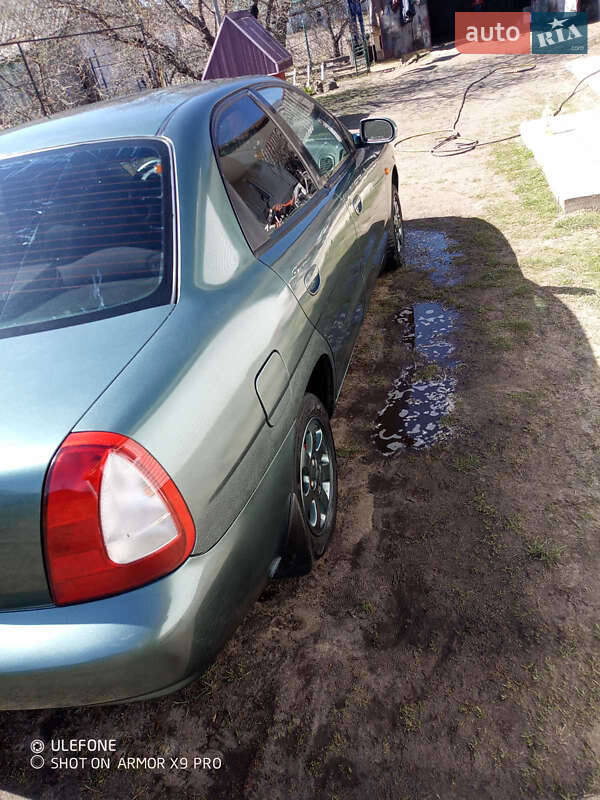 Седан Daewoo Nubira 1998 в Сарнах